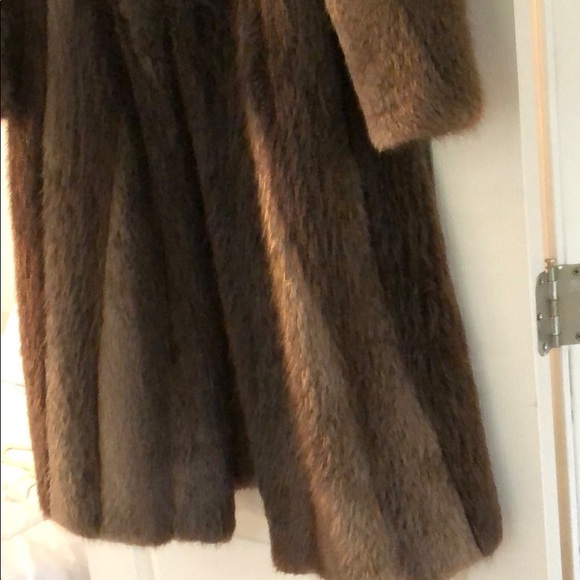 AUTHENTIC BEAVER FUR COAT MAKE AN OFFER💗 - Picture 4 of 8
